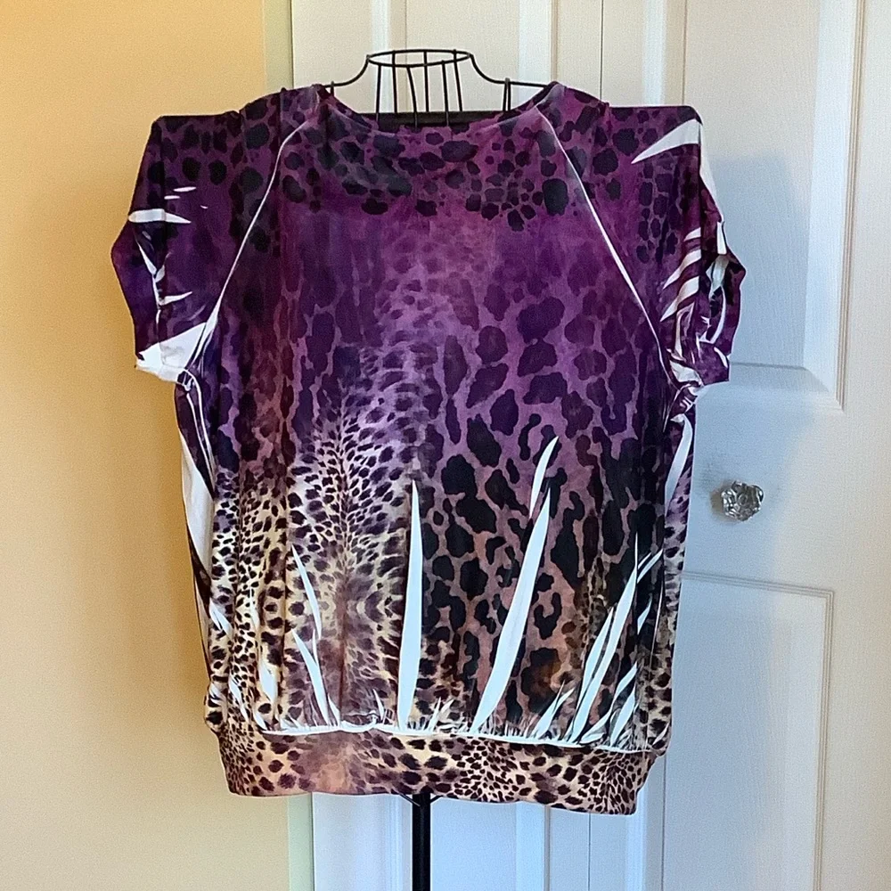Colorful top. Excellent condition. - Picture 2 of 3